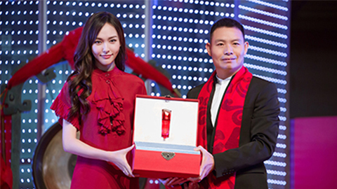 中国美正当红，，，，41660全球赢家的信心A股上市，，，引领新时代